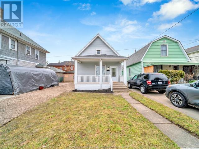 1173 Chatham Street East, House detached with 2 bedrooms, 1 bathrooms and null parking in Windsor ON | Image 3