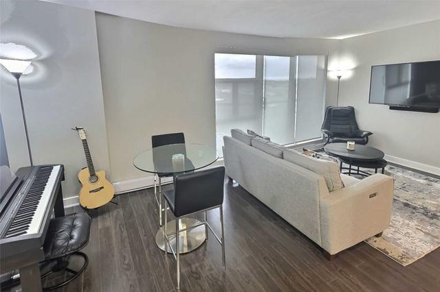 1004 - 3025 Queen Frederica Dr, Condo with 2 bedrooms, 2 bathrooms and 1 parking in Mississauga ON | Image 10