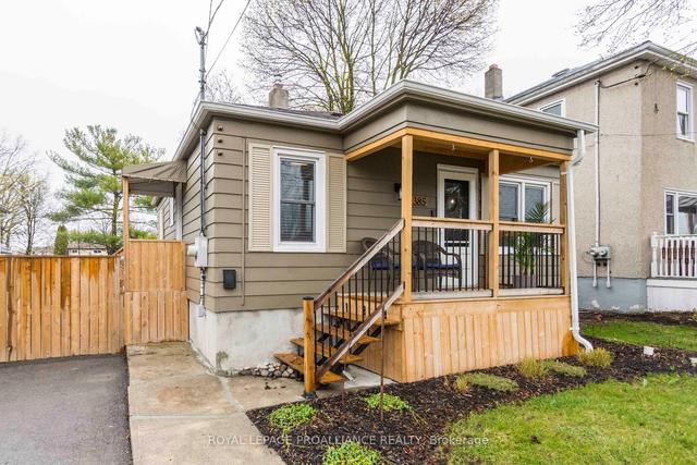 385 Macdonald Ave, House detached with 2 bedrooms, 1 bathrooms and 2 parking in Belleville ON | Image 1
