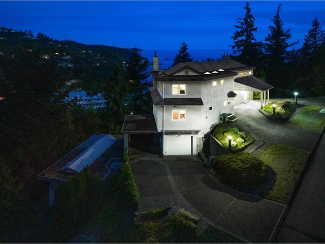 5860 Falcon Road, House detached with 5 bedrooms, 5 bathrooms and null parking in West Vancouver BC | Image 15