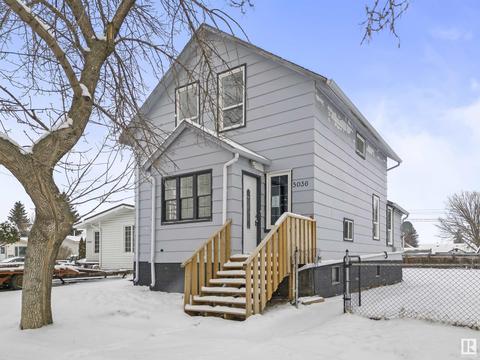 5036 49 Av, House detached with 3 bedrooms, 1 bathrooms and null parking in Bruderheim AB | Card Image