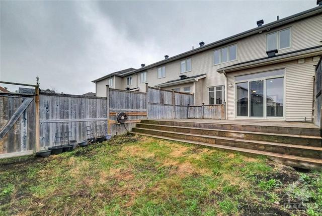 32 Torbec Avenue, Townhouse with 3 bedrooms, 3 bathrooms and 2 parking in Ottawa ON | Image 29
