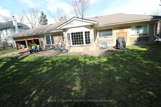 2424 Bayview Ave, House detached with 3 bedrooms, 3 bathrooms and 6 parking in Toronto ON | Image 4