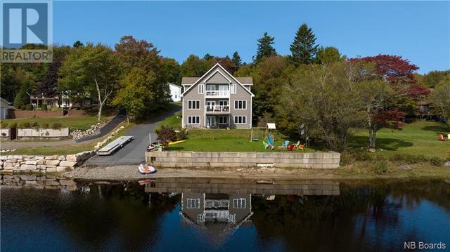 9 Fleet Lane, House detached with 5 bedrooms, 3 bathrooms and null parking in Saint George NB | Image 1