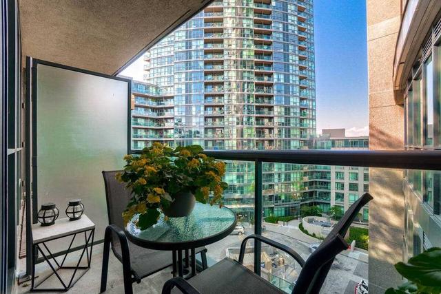 720 - 219 Fort York Blvd, Condo with 1 bedrooms, 1 bathrooms and 1 parking in Toronto ON | Image 4