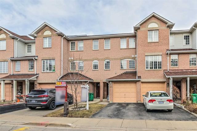 57 Spadina Rd, Townhouse with 3 bedrooms, 2 bathrooms and 2 parking in Brampton ON | Image 1