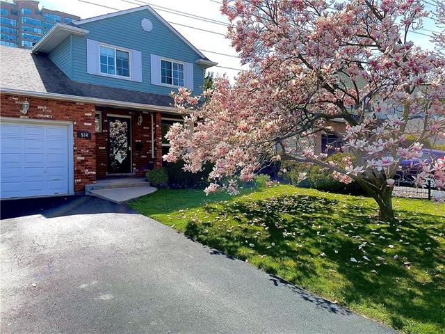 534 Clark Avenue, House detached with 3 bedrooms, 2 bathrooms and 2 parking in Burlington ON | Image 2