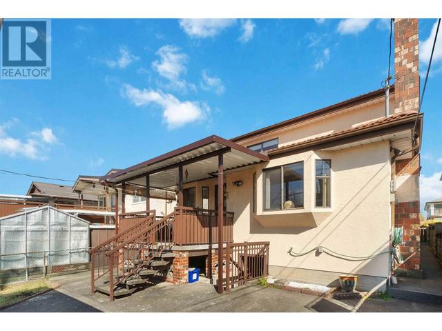 2636 E 46th Avenue, House detached with 3 bedrooms, 3 bathrooms and 2 parking in Vancouver BC | Image 35