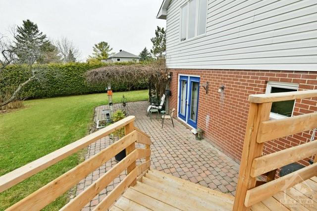 108 Inniskillin Drive, House detached with 3 bedrooms, 3 bathrooms and 6 parking in Ottawa ON | Image 24