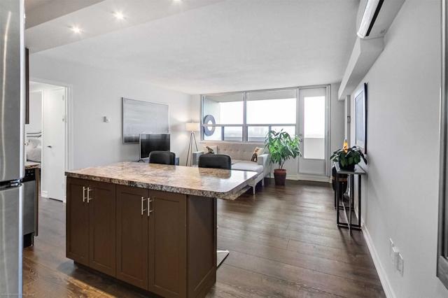 1816 - 40 Homewood Ave, Condo with 2 bedrooms, 1 bathrooms and 1 parking in Toronto ON | Image 19