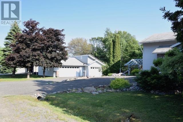 179 Youngfox Rd, House detached with 4 bedrooms, 1 bathrooms and null parking in Blind River ON | Image 2