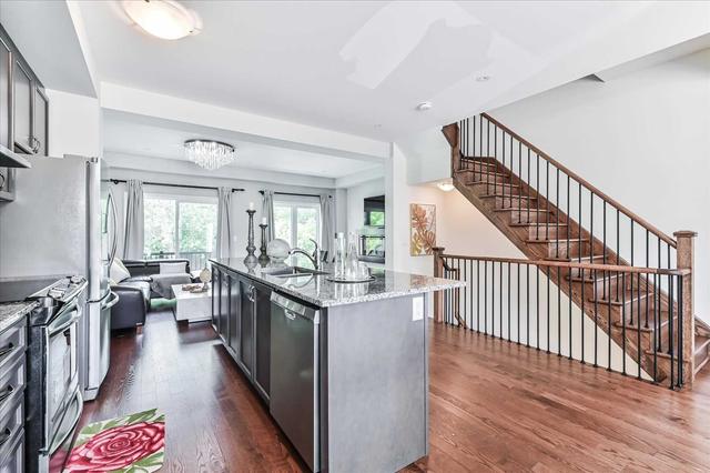 17 Kenneth Wood Cres, House attached with 4 bedrooms, 3 bathrooms and 2 parking in Toronto ON | Image 10