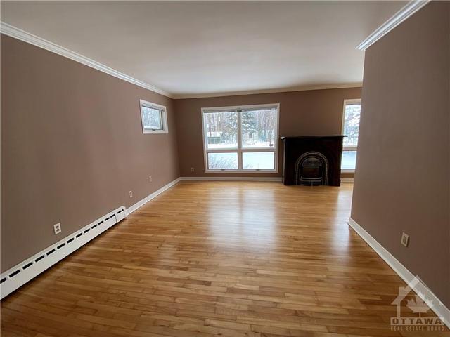 12 Davidson Drive, House detached with 3 bedrooms, 2 bathrooms and 6 parking in Ottawa ON | Image 13