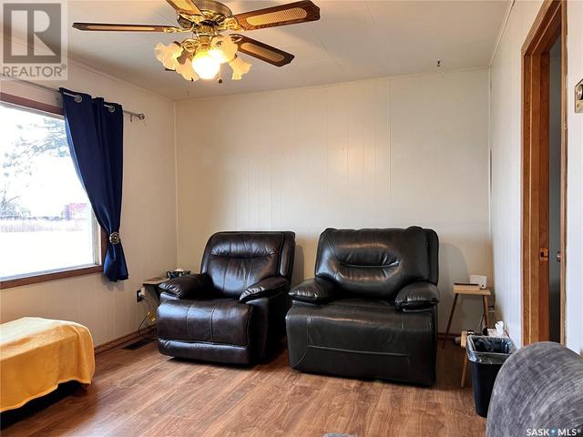 525 1st Avenue, House detached with 3 bedrooms, 1 bathrooms and null parking in Raymore SK | Image 2