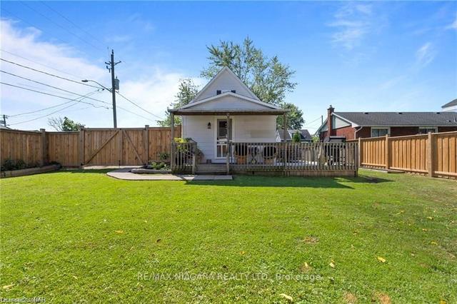21 Cambridge Ave, House detached with 2 bedrooms, 1 bathrooms and 4 parking in St. Catharines ON | Image 19