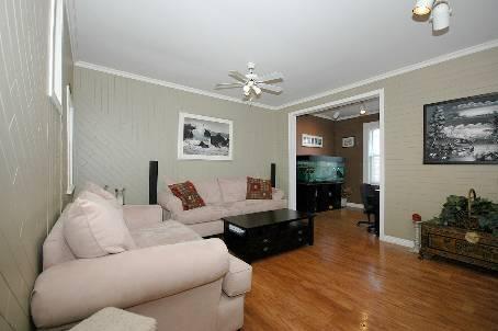 21 West St, House detached with 3 bedrooms, 1 bathrooms and 5 parking in Brampton ON | Image 2