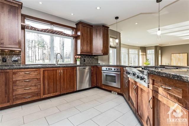 32 Marchvale Drive, House detached with 5 bedrooms, 5 bathrooms and 10 parking in Ottawa ON | Image 12