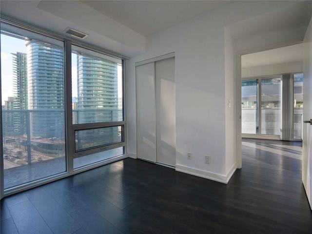 1002 - 100 Harbour St, Condo with 2 bedrooms, 2 bathrooms and 0 parking in Toronto ON | Image 30