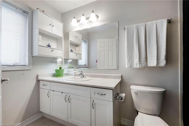 Primary bdrm ensuite | Image 10