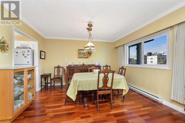 401 - 1115 Rockland Ave, Condo with 2 bedrooms, 2 bathrooms and 1 parking in Victoria BC | Image 3