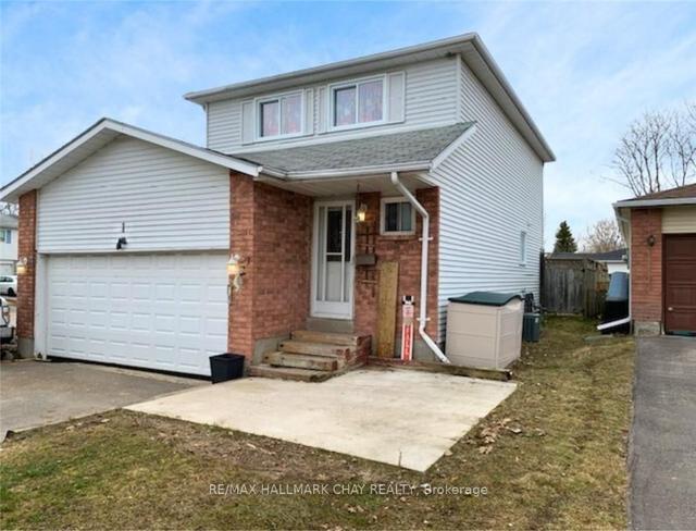 1 Mccuaig Crt, House detached with 3 bedrooms, 3 bathrooms and 3.5 parking in Barrie ON | Image 1