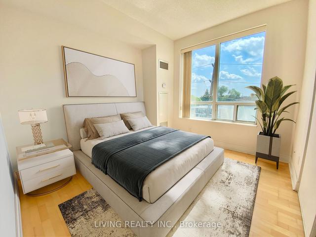 605 - 1 Clairtrell Rd, Condo with 3 bedrooms, 2 bathrooms and 1 parking in Toronto ON | Image 7