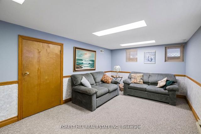 39 Burton Ave, House detached with 3 bedrooms, 2 bathrooms and 5 parking in Barrie ON | Image 8