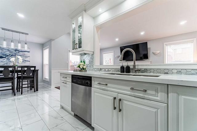 69 Rocky Mountain Cres, House detached with 4 bedrooms, 4 bathrooms and 6 parking in Brampton ON | Image 7