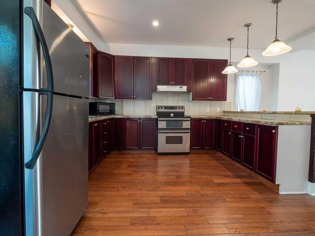 24 Caroline St, House detached with 2 bedrooms, 2 bathrooms and 3 parking in Kawartha Lakes ON | Image 3