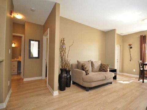 101 - 379 Scott St, Condo with 2 bedrooms, 2 bathrooms and 1 parking in St. Catharines ON | Image 3