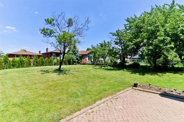 190 Gracefield Ave, House detached with 4 bedrooms, 5 bathrooms and 5 parking in Toronto ON | Image 29