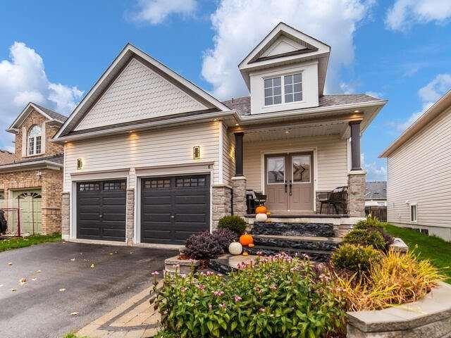 8 Tunney Pl, House detached with 3 bedrooms, 3 bathrooms and 4 parking in Whitby ON | Image 1