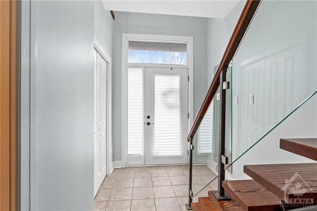 108 Little London Private, Townhouse with 2 bedrooms, 3 bathrooms and 1 parking in Ottawa ON | Image 3
