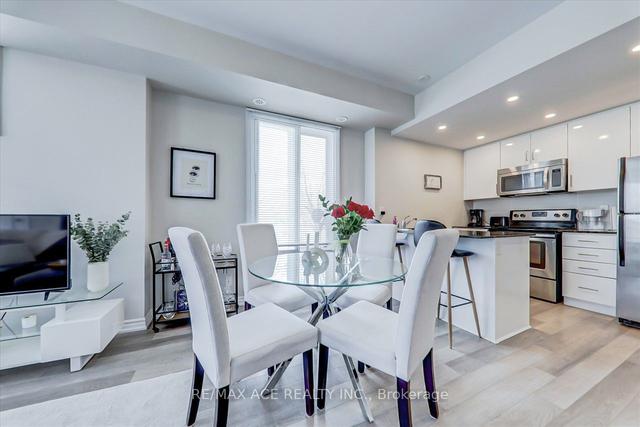 th92 - 30 Carnation Ave, Townhouse with 2 bedrooms, 3 bathrooms and 1 parking in Toronto ON | Image 5
