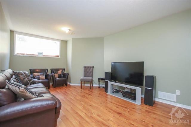 6354 Sablewood Place, Townhouse with 3 bedrooms, 3 bathrooms and 3 parking in Ottawa ON | Image 25