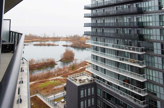 1202 - 39 Annie Craig Dr, Condo with 1 bedrooms, 1 bathrooms and 1 parking in Toronto ON | Image 5