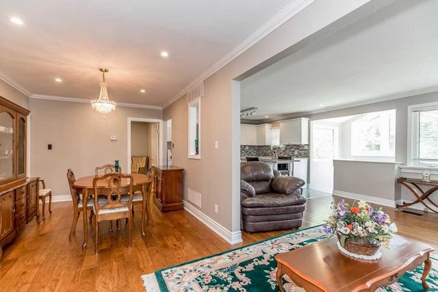 196 Bayshore Rd, House detached with 2 bedrooms, 2 bathrooms and 7 parking in Innisfil ON | Image 2
