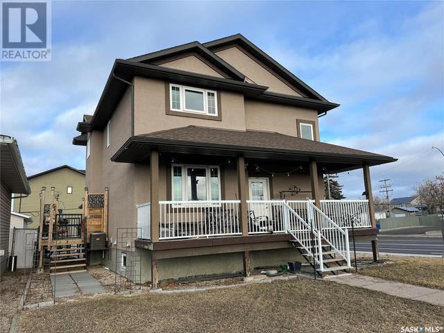 6400 Dewdney Avenue, House detached with 3 bedrooms, 3 bathrooms and null parking in Regina SK | Image 2