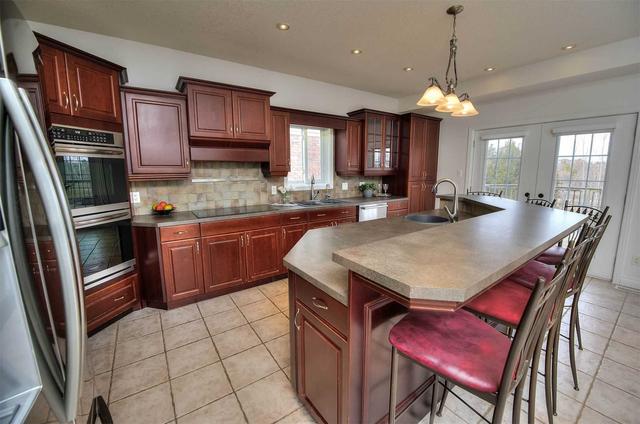 577 Robert Ferrie Dr, House detached with 4 bedrooms, 4 bathrooms and 4 parking in Kitchener ON | Image 2