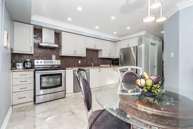 81 Townley Cres, House semidetached with 3 bedrooms, 3 bathrooms and 4 parking in Brampton ON | Image 5