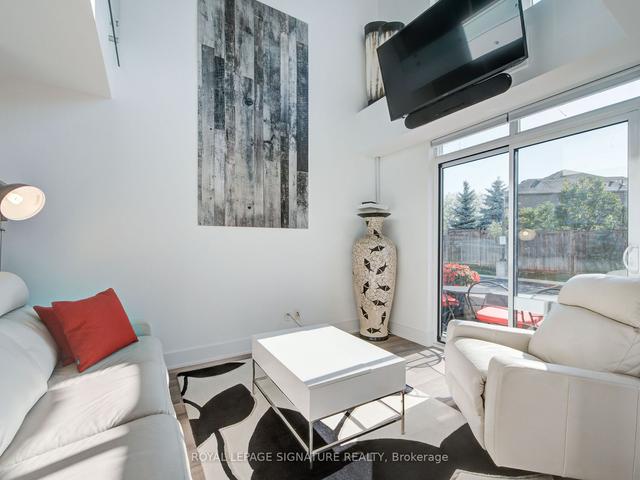 c 213 - 5260 Dundas St W, Condo with 2 bedrooms, 2 bathrooms and 2 parking in Toronto ON | Image 2