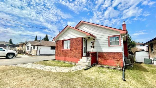 94 Gertrude Ave, House detached with 3 bedrooms, 1 bathrooms and null parking in Thunder Bay ON | Card Image
