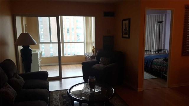 1808 - 145 Hillcrest Ave, Condo with 1 bedrooms, 1 bathrooms and 1 parking in Mississauga ON | Image 4