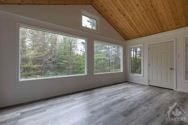 8860 Highway 41 Highway, House detached with 2 bedrooms, 1 bathrooms and 10 parking in Addington Highlands ON | Image 11