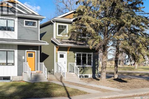 739 1st Street E, House detached with 3 bedrooms, 3 bathrooms and null parking in Saskatoon SK | Card Image