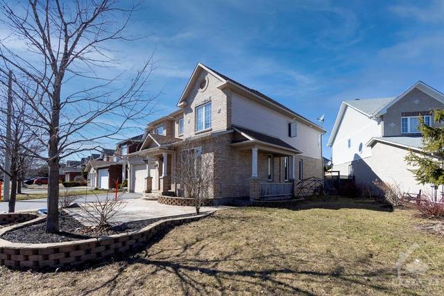 2146 Blue Willow Crescent, House detached with 6 bedrooms, 5 bathrooms and 4 parking in Ottawa ON | Image 2
