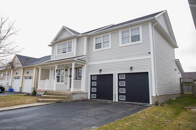 110 Hunter Way, House detached with 3 bedrooms, 2 bathrooms and 4 parking in Brantford ON | Image 2