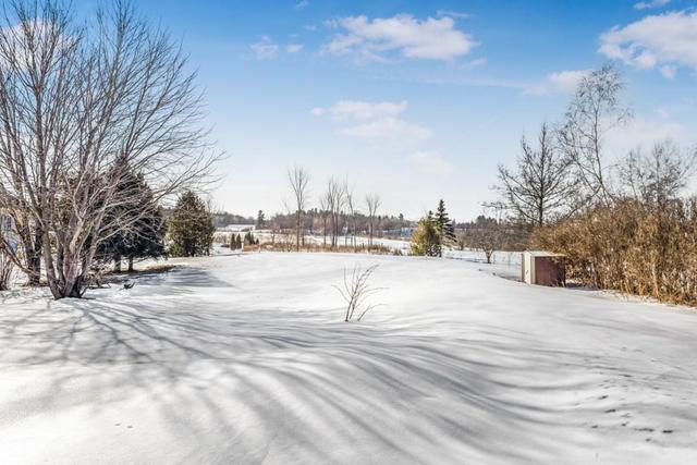 3646 Front Road E, House detached with 1 bedrooms, 1 bathrooms and 4 parking in East Hawkesbury ON | Image 3