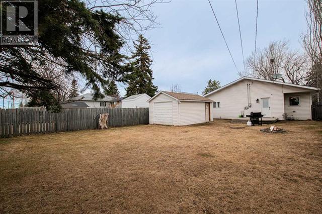 9313 101 Avenue, House detached with 3 bedrooms, 1 bathrooms and 1 parking in Grande Prairie AB | Image 16