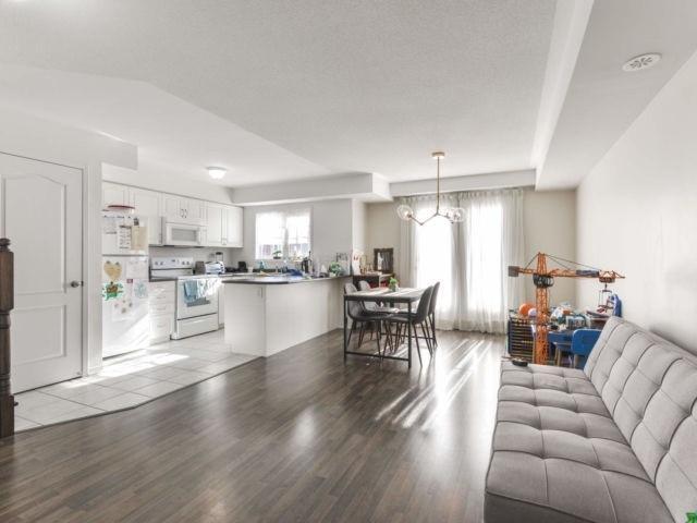 16 - 47 Hays Blvd, Townhouse with 2 bedrooms, 2 bathrooms and 1 parking in Oakville ON | Image 4